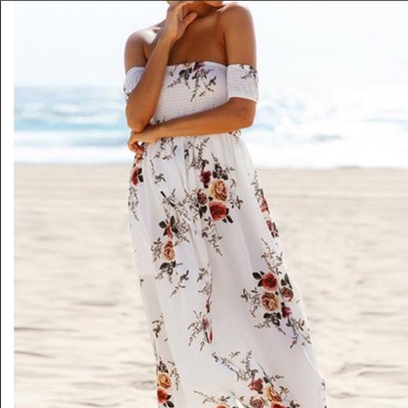 Dresses & Skirts - Beautiful Off Should Beach Dress